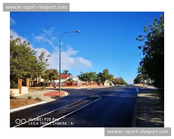 跨越赤道的绿茵博弈：当珀斯荣光的铁血遇上东京FC的极致细腻